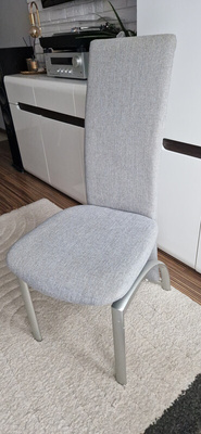 Elbląg Sprzedam 4 krzesła widoczne na zdjęciu. Wysokie oparcie, dobrze podpiera plecy. Cena dotyczy 1 sztuki. Odbiór