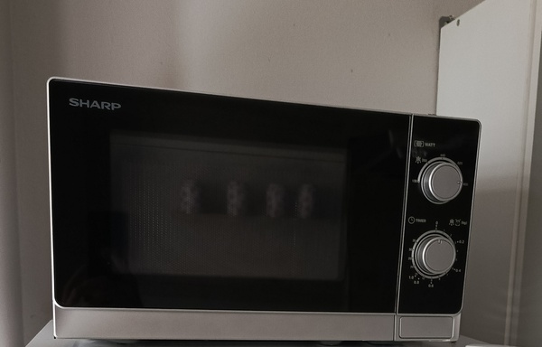 Elbląg Witam. kuchenka mikrofalowa firmy sharp moc 800w 120zł