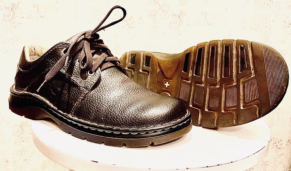 Elbląg Buty męskie jak nowe dr Martens skóra olejowa. Sprzedam za mniej niż 1/3 ceny sklepowej. Ciemny brąz. Rozmiar