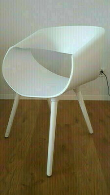 Elbląg Sprzedam 2 nowoczesne krzesła, bardzo wygodne, szerokość ok.57 cm, wysokość 78 cm, głębokość około 53 cm.