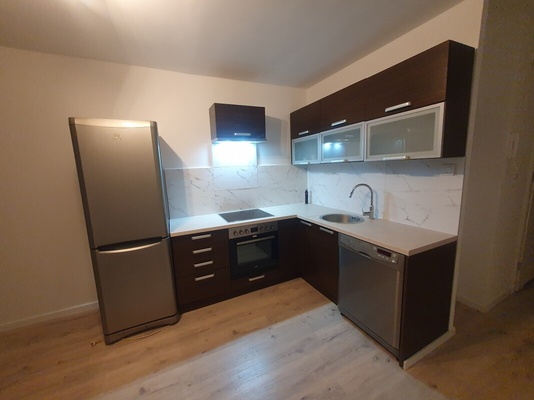 Elbląg Wynajmę mieszkanie 3 pokojowe Nad Jarem, 4 pietro  z pięknym widokiem na panoramę miasta. Salon z aneksem