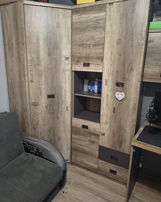 Elbląg Sprzedam meble młodzieżowe kolekcji Malcom z firmy BRW 
Szafa narożna szer. 95cm, gł. 95cm, wys. 205cm,