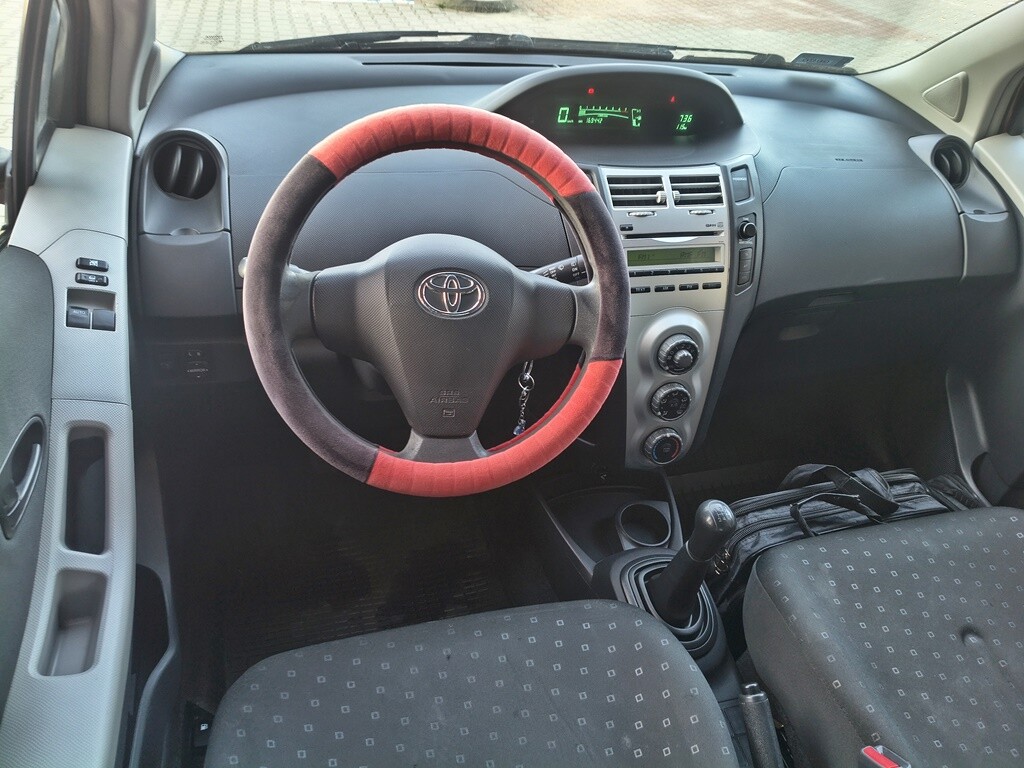 Elbląg TOYOTA YARISSilnik : 1.0 69KMZarejestrowana i opłacona