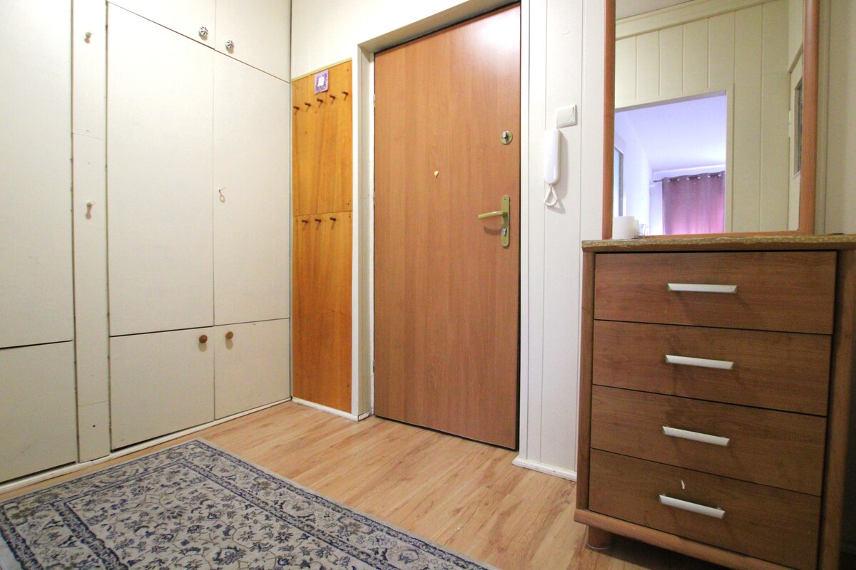 Elbląg NIERUCHOMOŚCI ANNA KRASZEWSKA Mieszkanie 1-pokojowe z balkonem i mediami miejskimi ul. Królewiecka,