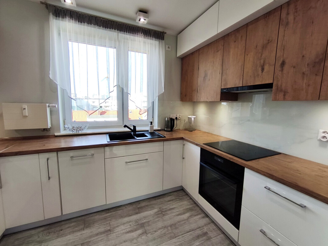 Elbląg Przestronne, umeblowane mieszkanie 3-pokojowe – 63 m², duży balkon i piwnica | Elbląg