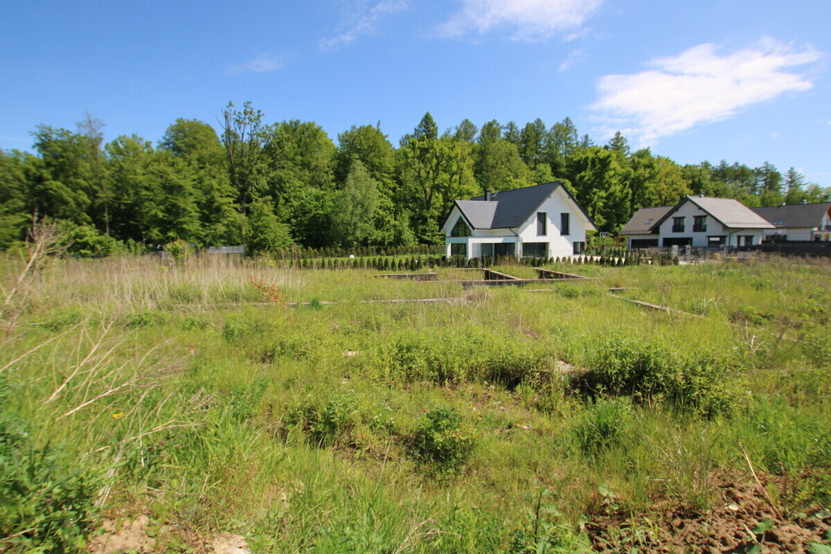 Elbląg NIERUCHOMOŚCI ANNA KRASZEWSKA  Działka pod zabudowę jednorodzinną w Krasnym Lesie  ul. Lema