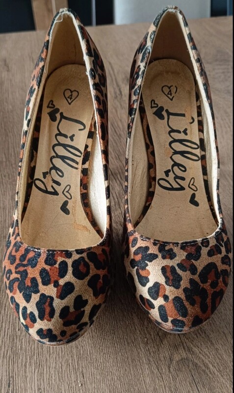 Elbląg Zamienię buty w rozmiarze 36,są w stanie różnym, niektóre w bdb, mało noszone, inne w stanie na podwórko. Są