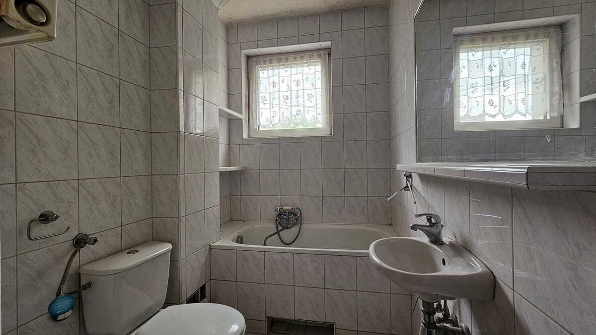 Elbląg BIURO NIERUCHOMOŚCISZULC& SZULCMieszkanie 3 pokoje - Braniewo, ul. Armii KrajowejPowierzchnia mieszkania: