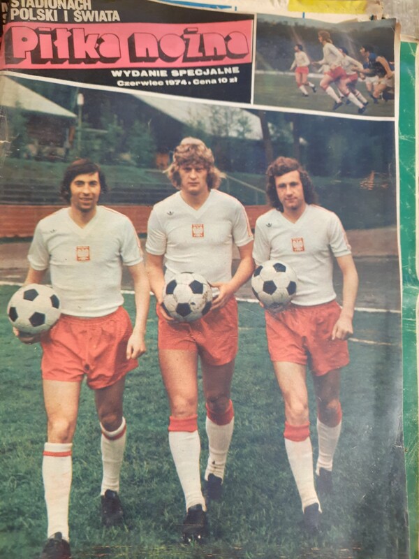 Elbląg Sprzedam czasopisma sportowe: pilka nozna 1972-2002 i sportowiec 1971-1989.Stan dobry, lekko zakurzony