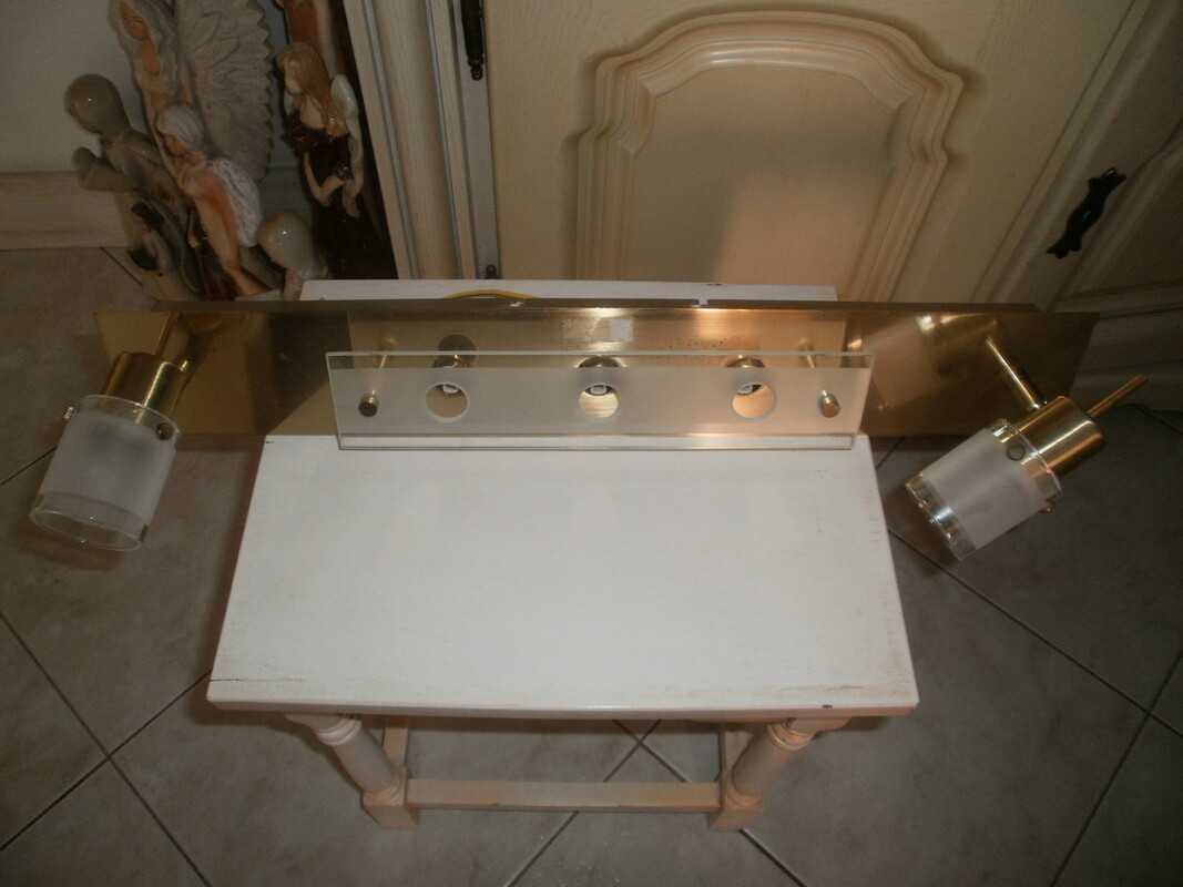 Elbląg Dzień dobry:)
Mam do odsprzedania
Lampę/żyrandol Italux z satynowanego metalu w idealnym stanie, na żarówki z