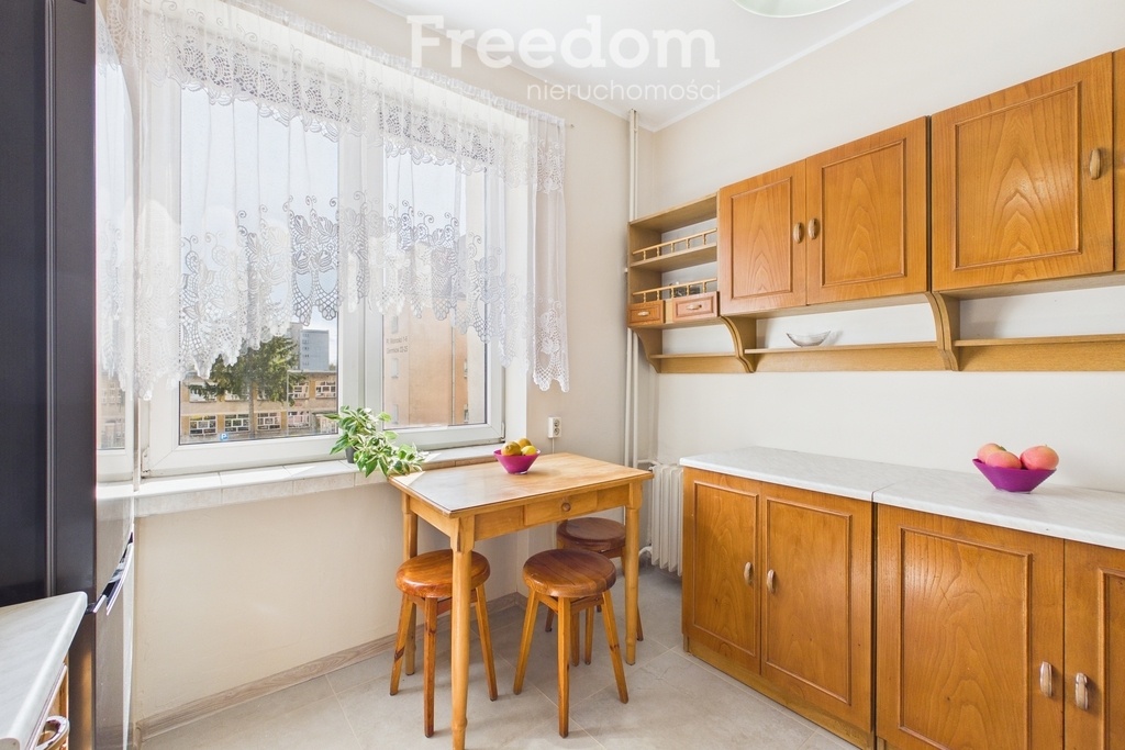 Elbląg FREEDOM NIERUCHOMOŚCIWynajmę mieszkanie - Elbląg, Giermków. Kawalerka w centrum Elbląga – wygodna lokalizacja i