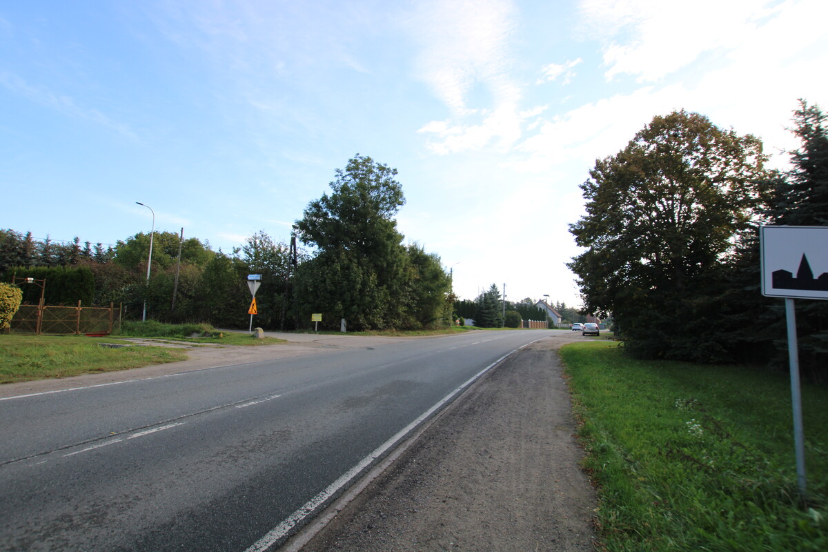 Elbląg NIERUCHOMOŚCI ANNA KRASZEWSKA Działka w Komorowie Żuławskim pod budowę domu1810 m2Wydane warunki