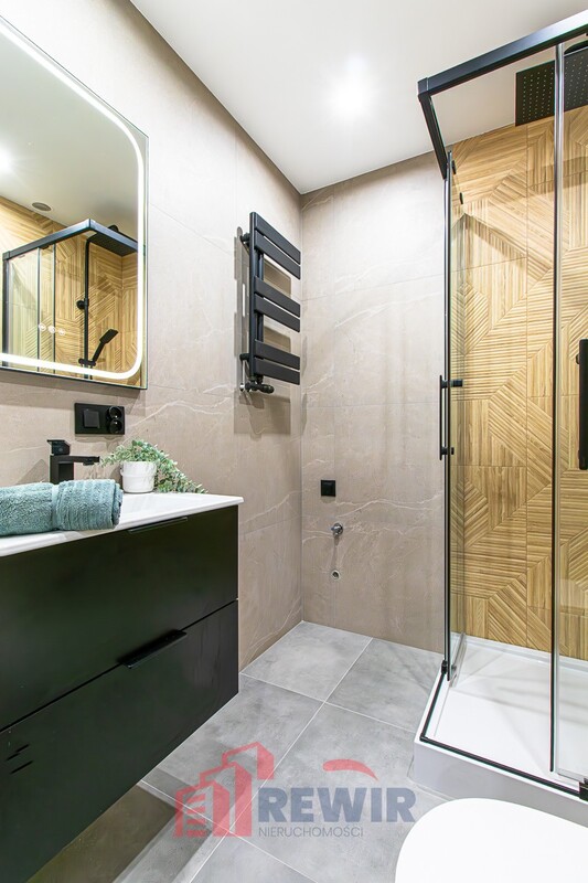 Elbląg RewiR NieruchomościWybierz Swój🎄Wymarzony RewiR Prezentujemy Państwu 3-pokojowe mieszkanie przy