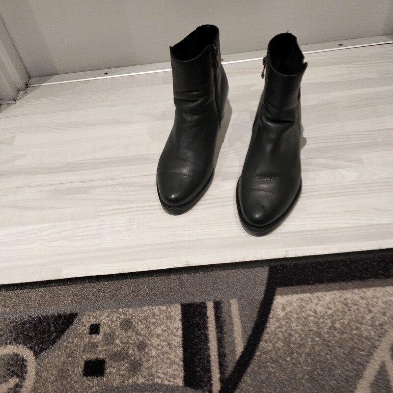 Elbląg Sprzedam buty Capillar, męskie rozmiar 44,oraz inne buty skórzane Zainteresowanym prześlę zdjęcia