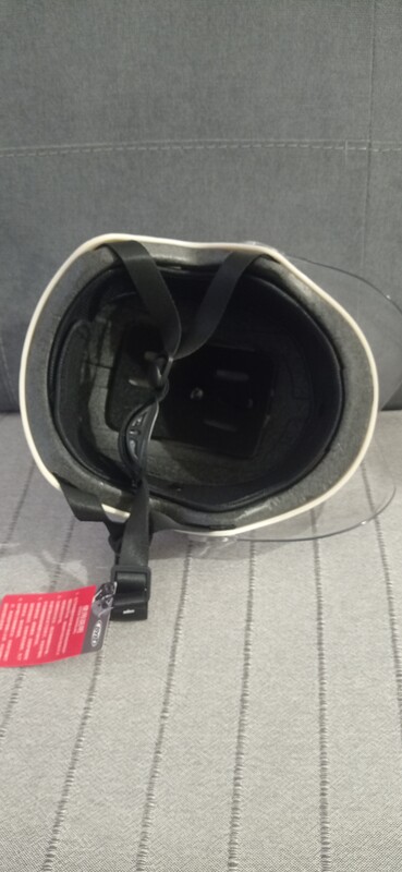 Elbląg SPRZEDAM
DWA KASKI NA ŁYŻWY, ROWER, HULAJNOGĘ, ROLKI.
STAN BARDZO DOBRY.
CENA 30 ZŁ ZA SZTUKĘ.