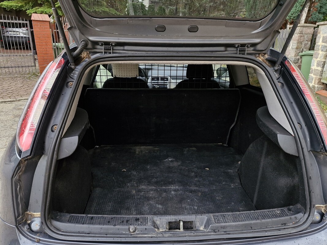 Elbląg Fiat Grande Punto1.4 BenzynaModel 2014KlimatyzacjaKupiony w Polskim Salonie