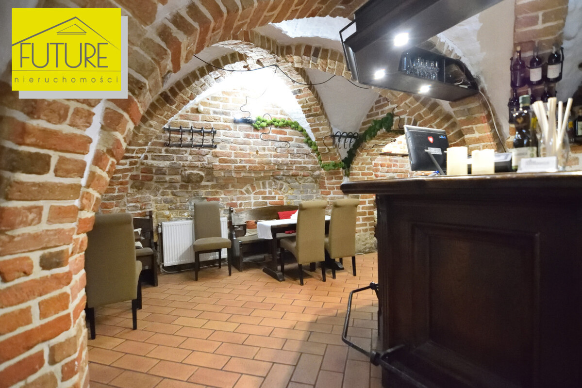 Elbląg FUTURE NIERUCHOMOŚCISprzedam komercyjny - Elbląg ul. Garbary LOKAL GASTRONOMICZNY Z PEŁNYM