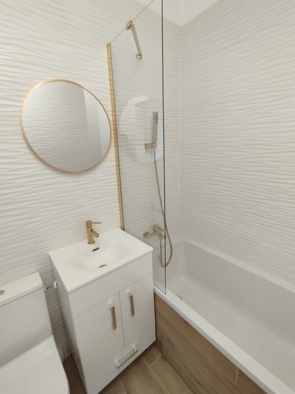 Elbląg Sprzedam 2 pokojowe mieszkanie po generalnym remoncie na 9-tym piętrze. Mieszkanie gotowe do