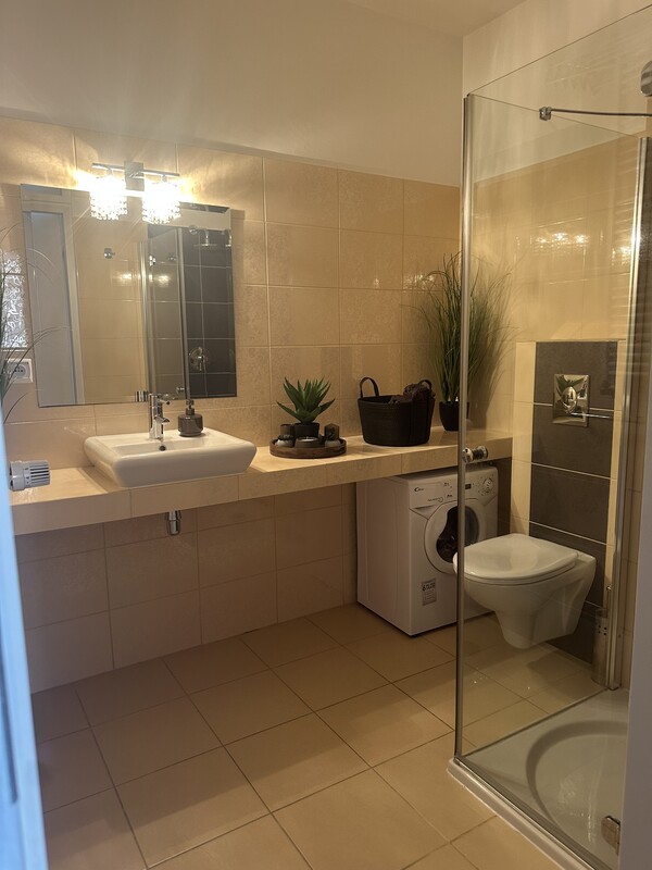 Elbląg Elbląg, Stare Miasto.
Przytulna kawalerka, open space (30 m²)
tylko Wynajem Okazjonalny, min. 10 miesięcy.
