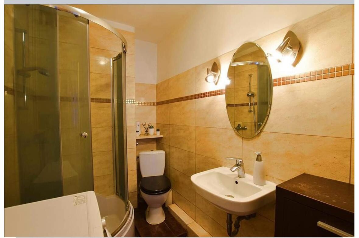 Elbląg Sprzedam mieszkanie na parterze w kamienicy 74m2.