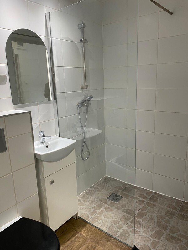 Elbląg Wynajmę kawalerkę w pełni wyposażoną na ul. Lubranieckiej. Wynajem 1350 plus opłaty 500 zł.