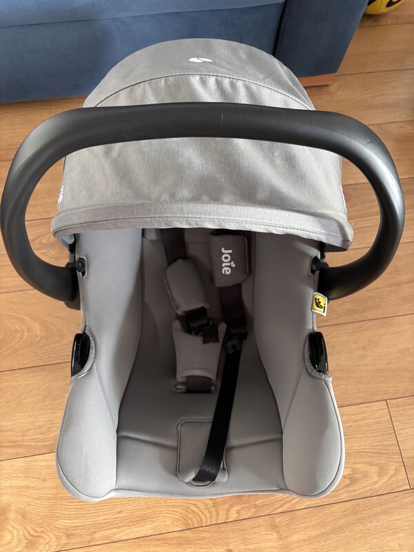 Elbląg Sprzedam:
1.Wózek Venicci 2w1 granatowy, kupiony pod koniec 2023r. Używany przez 1 dziecko, zadbany. W