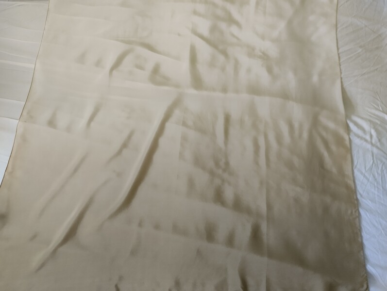 Elbląg Sprzedam chustki/apaszki z jedwabiu ręcznie malowane. Rozmiar 90x86 cm. Cena za sztukę 80 zł. do negocjacji.