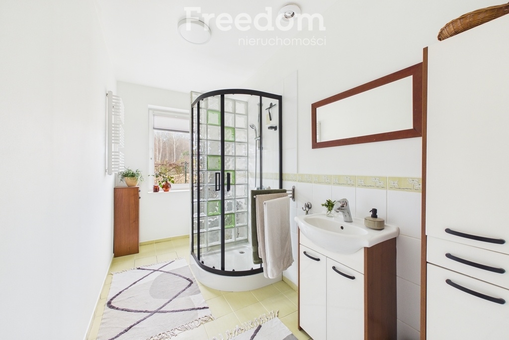 Elbląg FREEDOM NIERUCHOMOŚCISprzedam dom - Elbląg. Z przyjemnością prezentuję ofertę sprzedaży bardzo