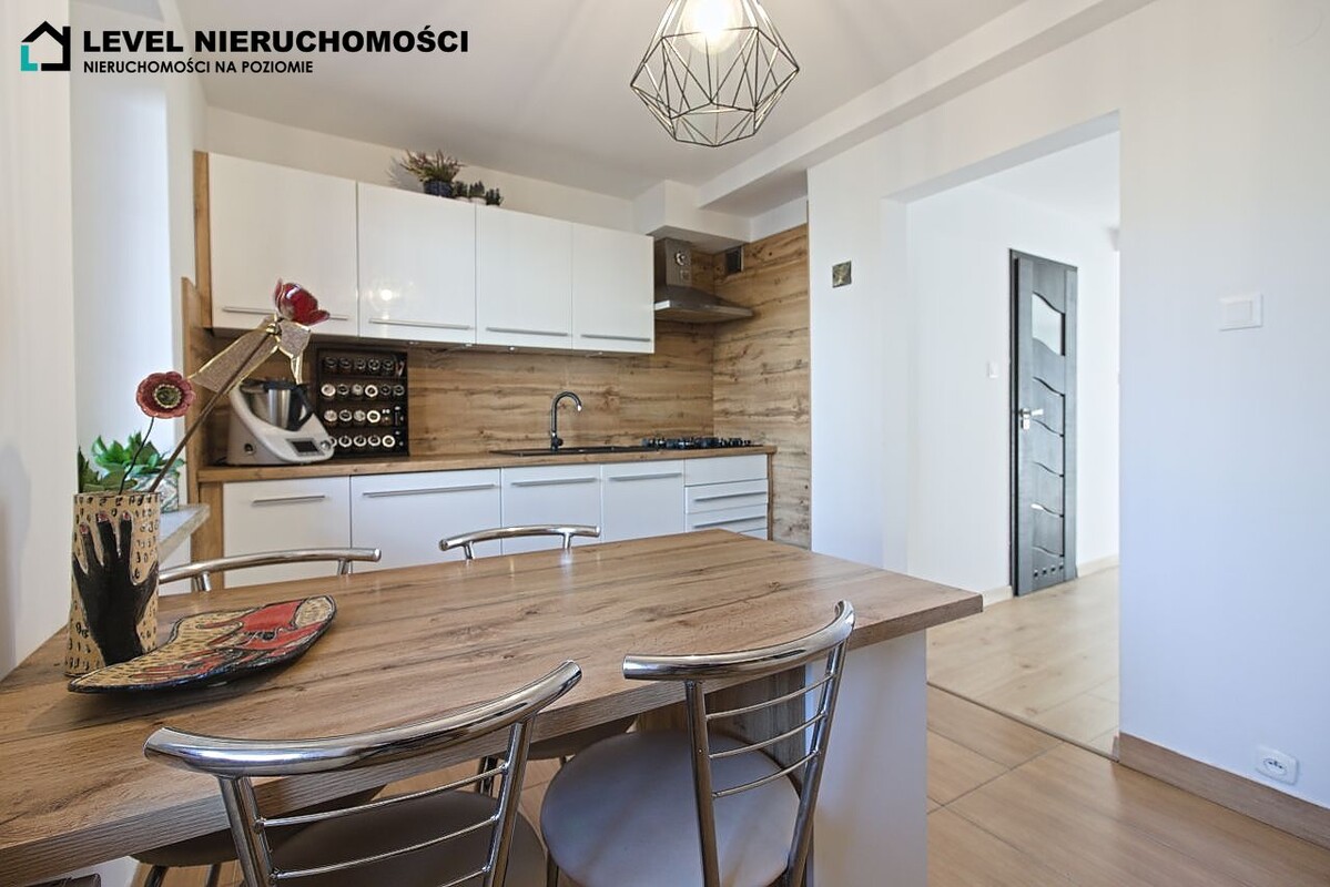 Elbląg LEVEL NIERUCHOMOŚCI Dwupoziomowe mieszkanie starówkaul. Stary Rynek NIERUCHOMOŚCI NA POZIOMIE