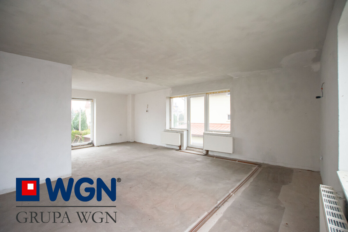 Elbląg WGN Nieruchomości oddział Elbląg przedstawia Państwu dom w zabudowie szeregowej z lokalem użytkowym o