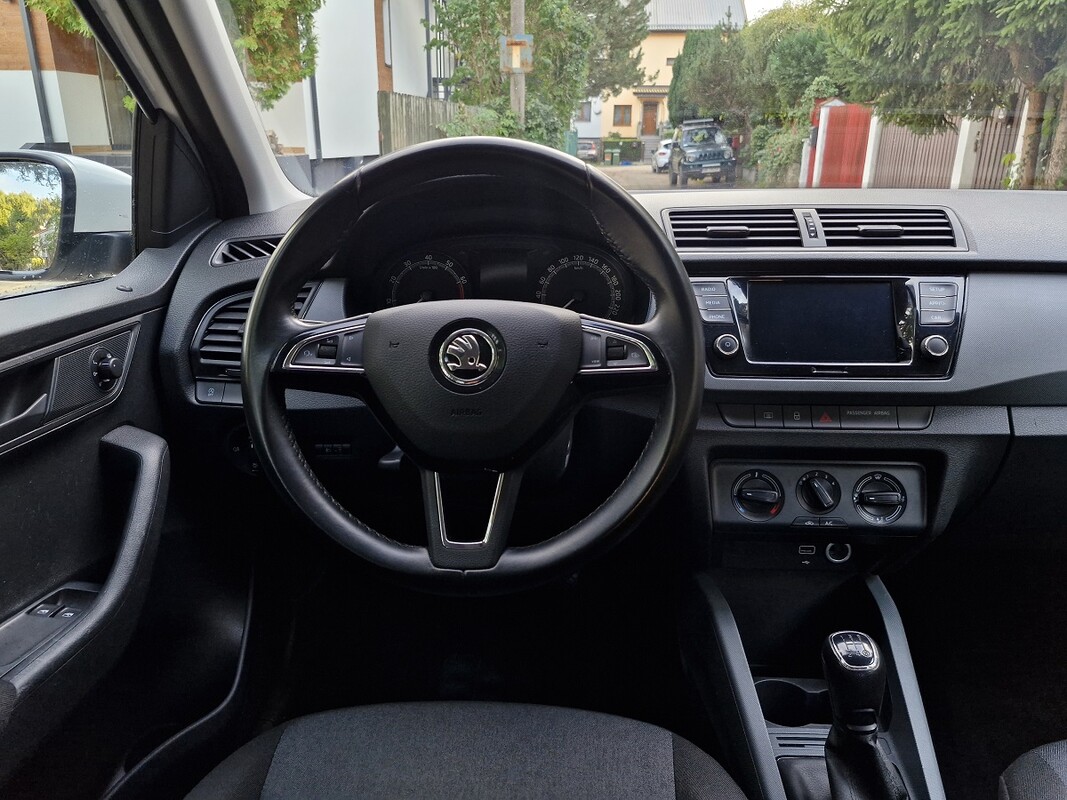 Elbląg Skoda Fabia1.0 BenzynaModel 2019Klimatyzacja162 tys kmKupiona w Polskim Salonie