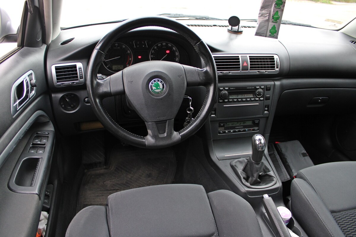 Elbląg SKODA SUPERB SILNIK : 2.0 115KM (zwykły 8V)Rok produkcji : 2008