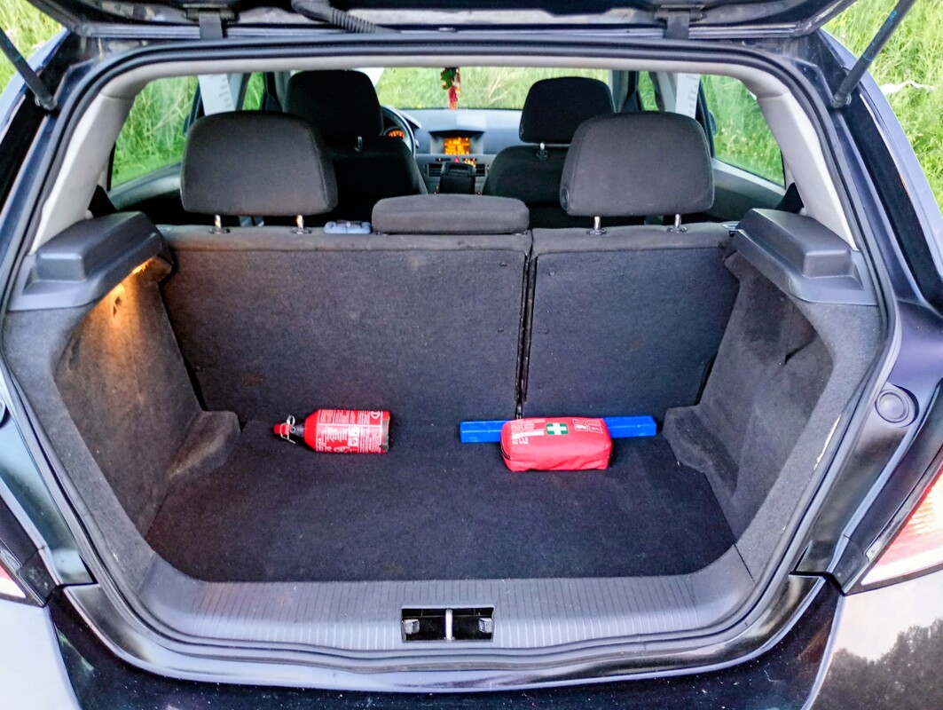 Elbląg Opel AstraPoj 1,4 benzyna Rok 2005KlimatyzacjaPoduszka powietrznaAbsWspomaganie kierownicyRadio Immobilizer.