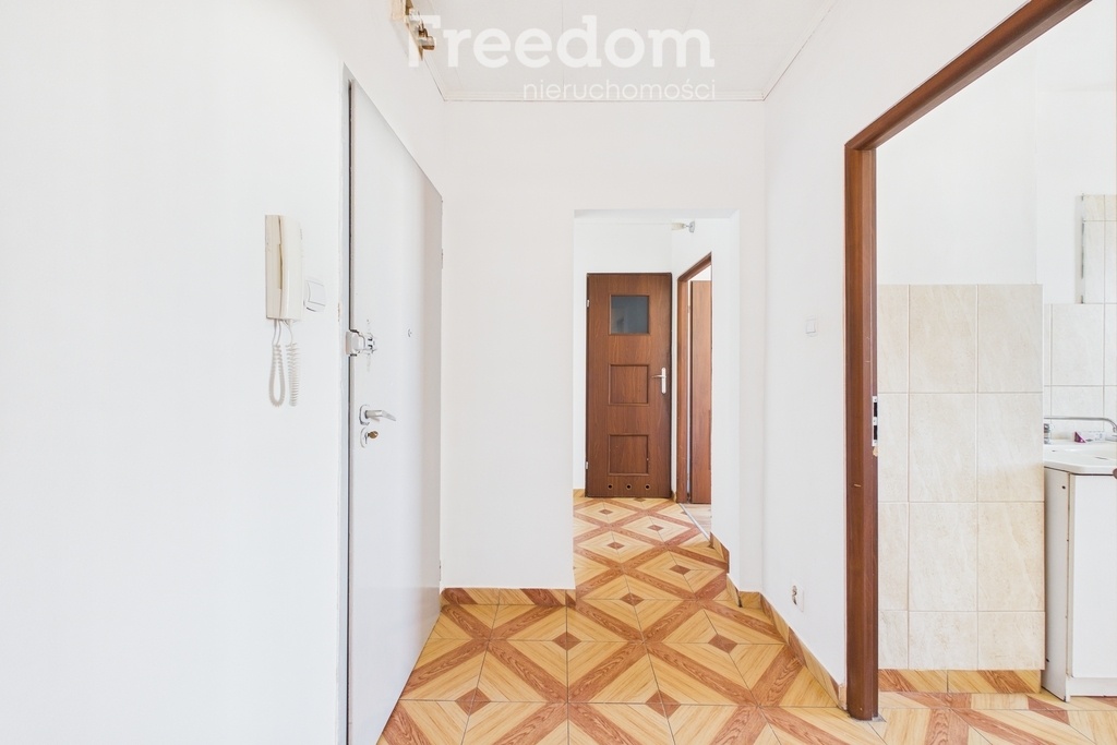 Elbląg FREEDOM NIERUCHOMOŚCISprzedam mieszkanie - Elbląg, Ogólna. Mieszkanie składa się z dwóch pokoi, kuchni,