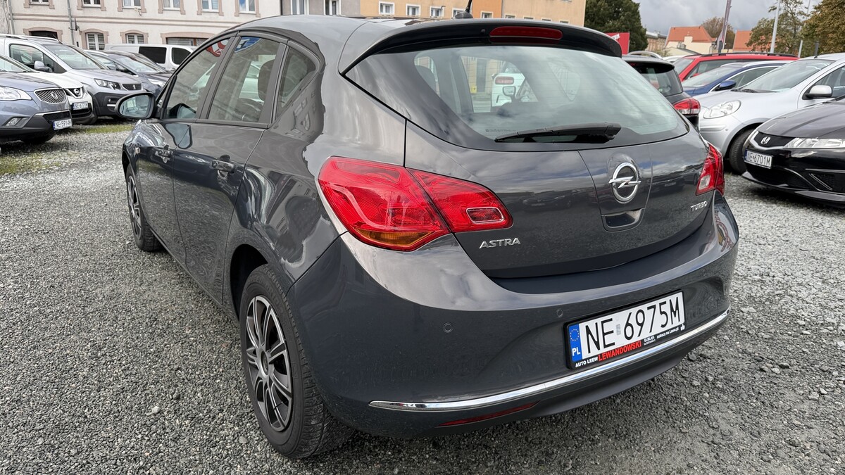 Elbląg Auto Leew LEWANDOWSKI Kupujemy i Sprzedajemy tylko dobre auta Za auta z Polskiego Salonu Płacimy Najwięcej OPEL