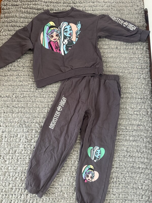 Elbląg Dresiki dla dziewczynki od 1 do 5latek. Bardzo dobre firmy Newbie, Kids Love, Zara... Dresiki są używane