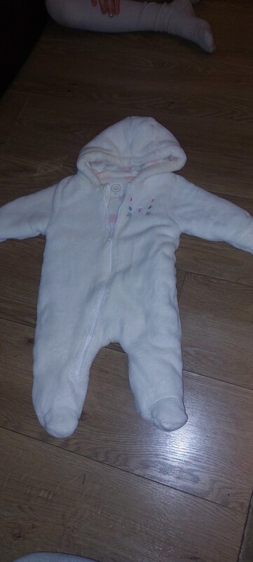 Elbląg Sprzedam rzeczy widoczne na zdjęciach.
Każda sztuka ubranek dziecięcych 5 zł. Mam tego duuuzo więcej. W razie