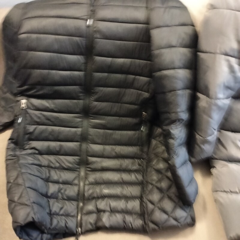 Elbląg Sprzedaję kurtkę przejściową rozmiar 44 kolor ciemno zielony dłuższa. z odpinanym kapturem, kieszenie