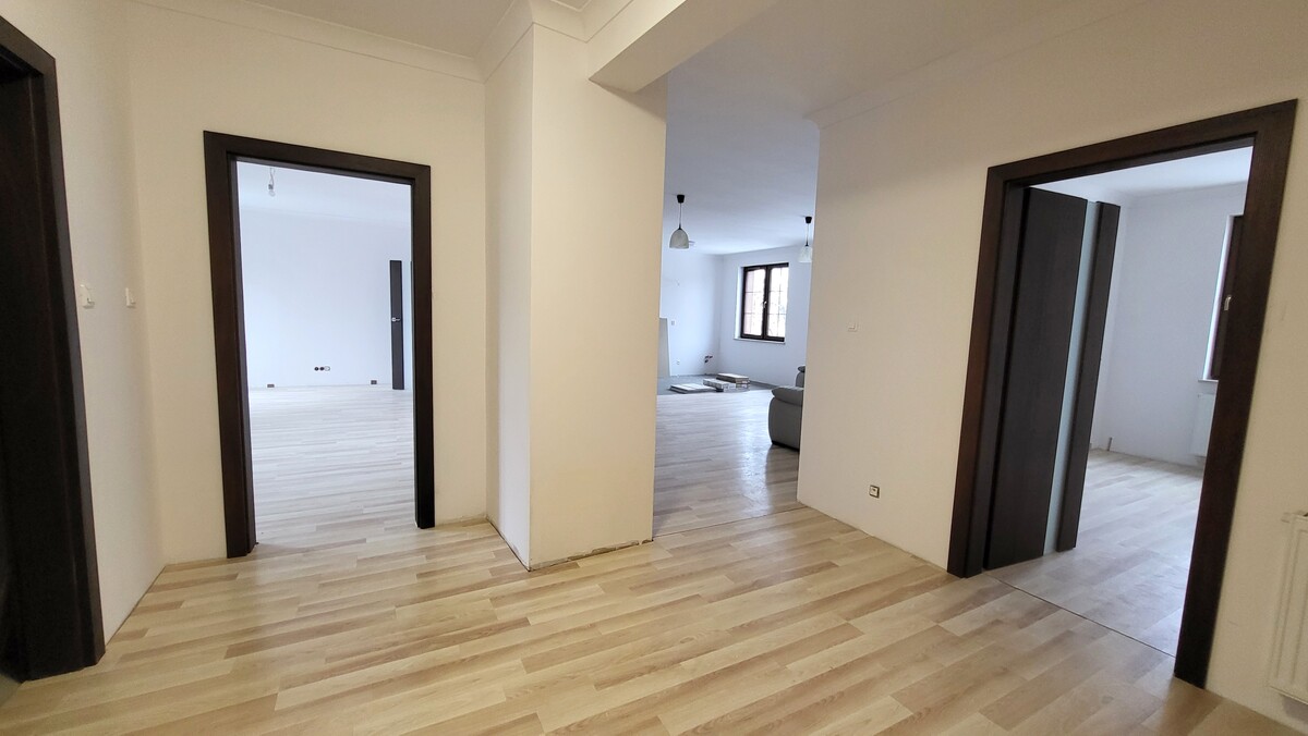 Elbląg KWADRAT NIERUCHOMOŚCI3 pokoje, 101 m2apartamentowiec z 2020 r. III piętro - windamedia z miastado
