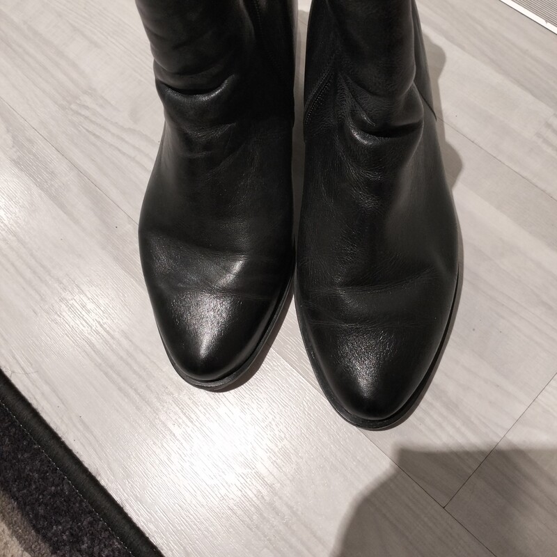 Elbląg Sprzedaję buty damskie kolor beżowy, bardzo miękka skórka, założone 1 raz, w stanie bardzo dobrym, z paragonem