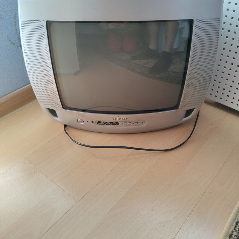 Elbląg Sprzedam lampę stojąca z abażurem Ecru, włącznik na stopę, z dodatkami, sznur biały, ,z żarówkami gratis