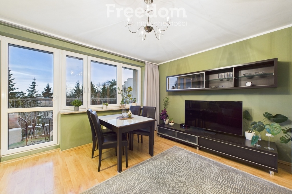 Elbląg FREEDOM NIERUCHOMOŚCISprzedam mieszkanie - Elbląg, Fromborska. Na sprzedaż ustawne mieszkanie 3-pokojowe o