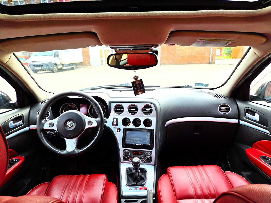Elbląg 🚗 Alfa Romeo 159 1.9 Diesel 115KM 2007r. – Czerwone Skórzane Fotele, Ekonomiczny i Bezawaryjny!