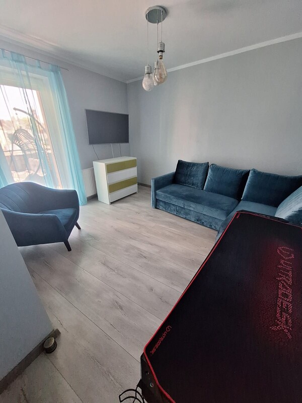 Elbląg Sprzedam mieszkanie 2 pokojowe w centrum Elbląga, dwa balkony, winda, teren ogrodzony, ogłoszenie prywatne.