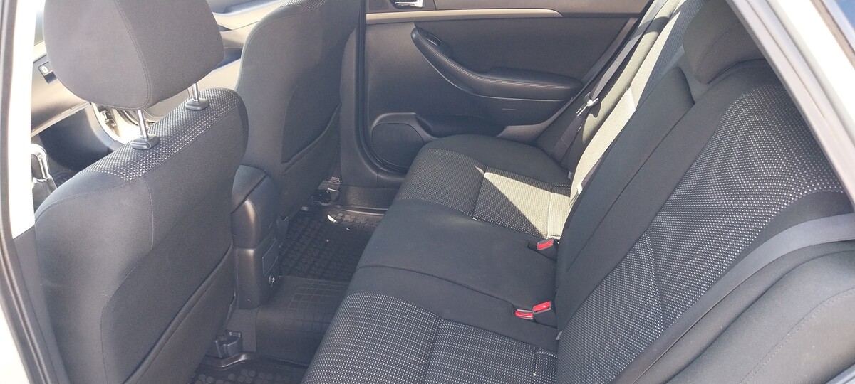 Elbląg Sprzedam niezawodna toyote avensis t25.
Samochod w stanie bardzo dobrym choc nosi slady uzytkowania. Toyotka