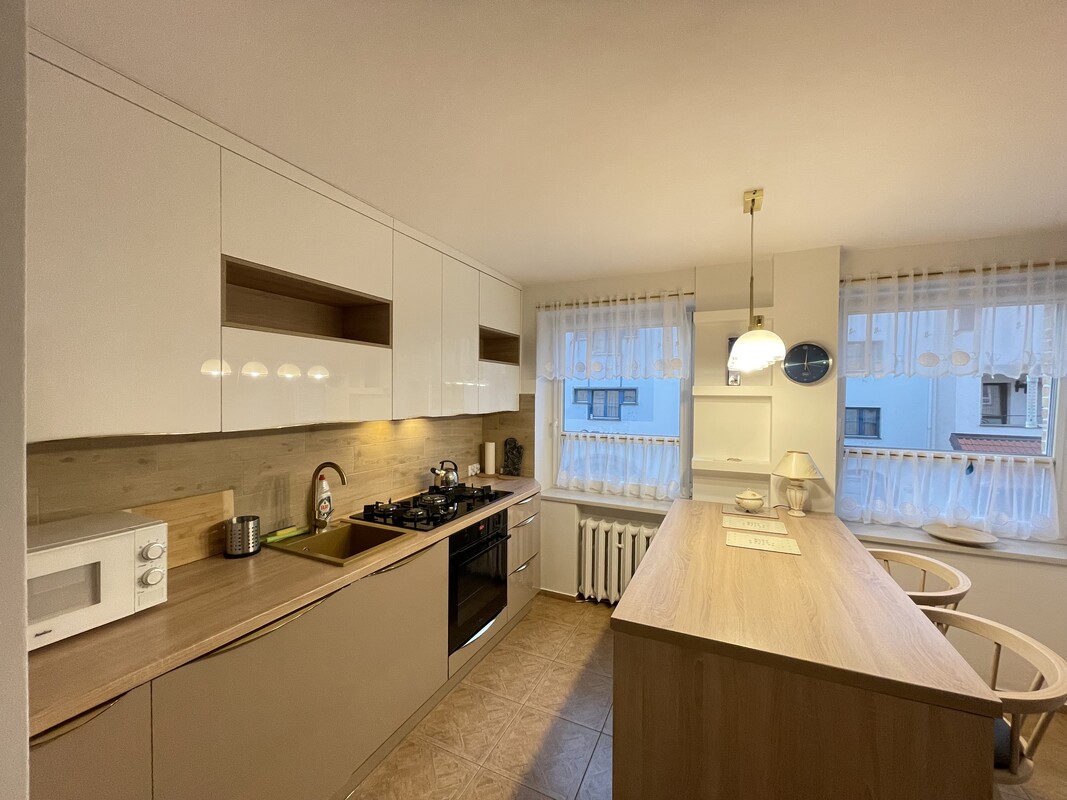 Elbląg Do wynajęcia apartament (najem okazjonalny) położony na Starym Mieście w Elblągu przy ul. Wieżowej z miejscem