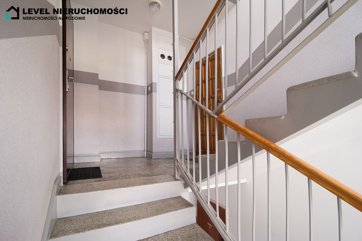 Elbląg LEVEL NIERUCHOMOŚCI Czteropokojowe mieszkanie z balkonemul. Fromborska67,50 m2 NIERUCHOMOŚCI NA