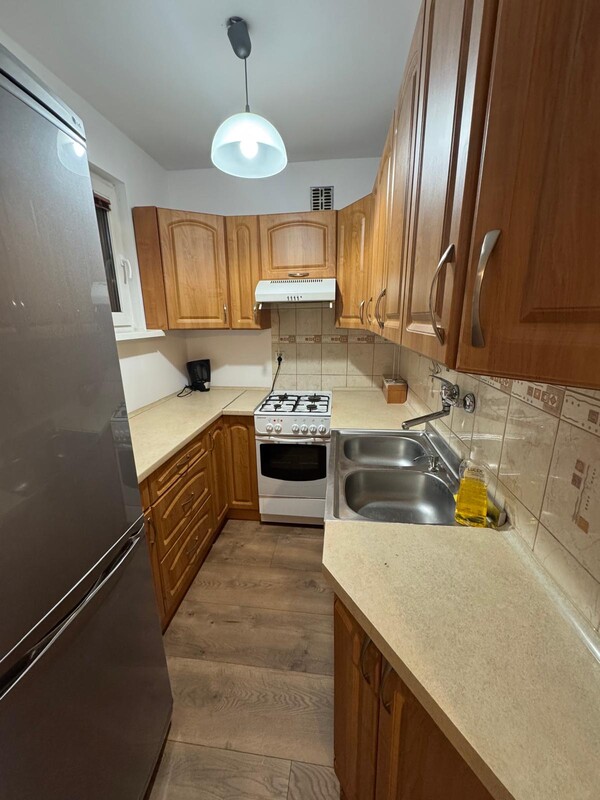 Elbląg Oferuję wynajem 2 pokoje plus balkon - jasne cieplutkie mieszkanie o powierzchni 34 m².
W Elblągu przy ul.