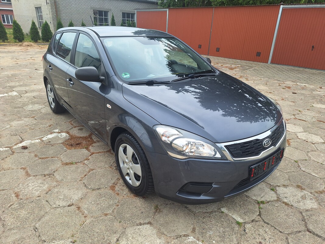 Elbląg Kia Ceed 1.4 CVVT 90 KM | Benzyna | Manual | Spirit |
Oferuję do sprzedaży Kia Ceed z 2011