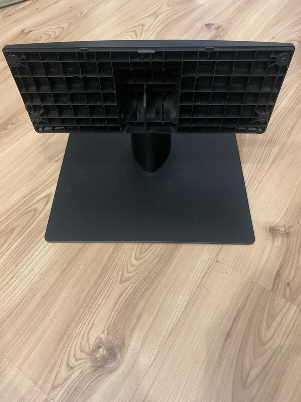 Elbląg **Samsung QE65Q77AAT 65 QLED 4K 120Hz – używany, w doskonałym stanie**
Oferuję telewizor Samsung 65 QLED